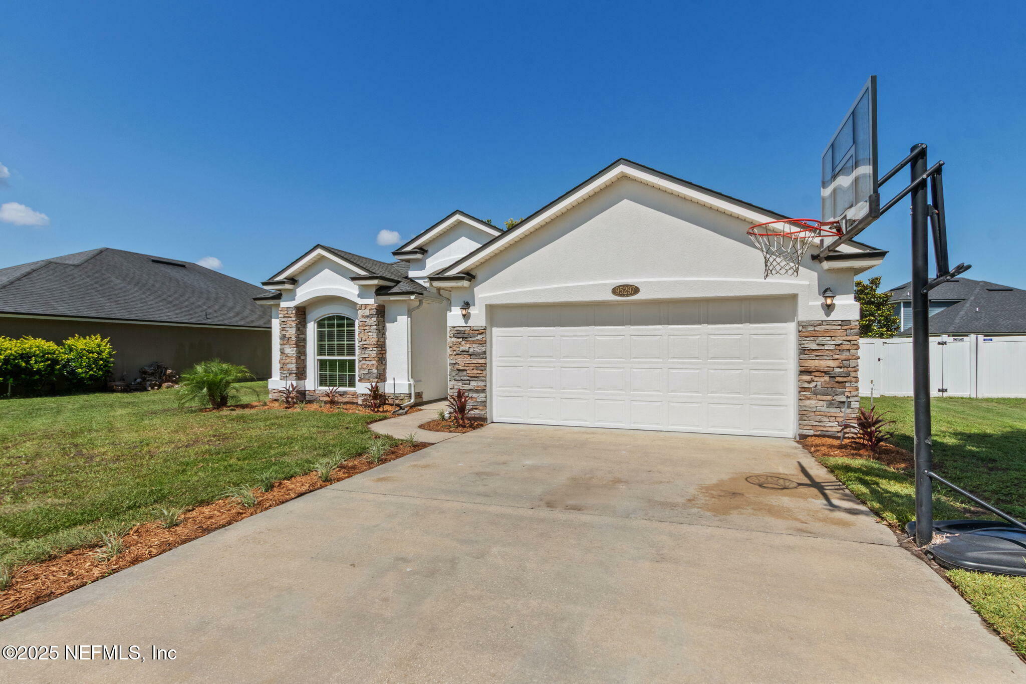 Property Photo: 95297 Windflower Trail FL 32034