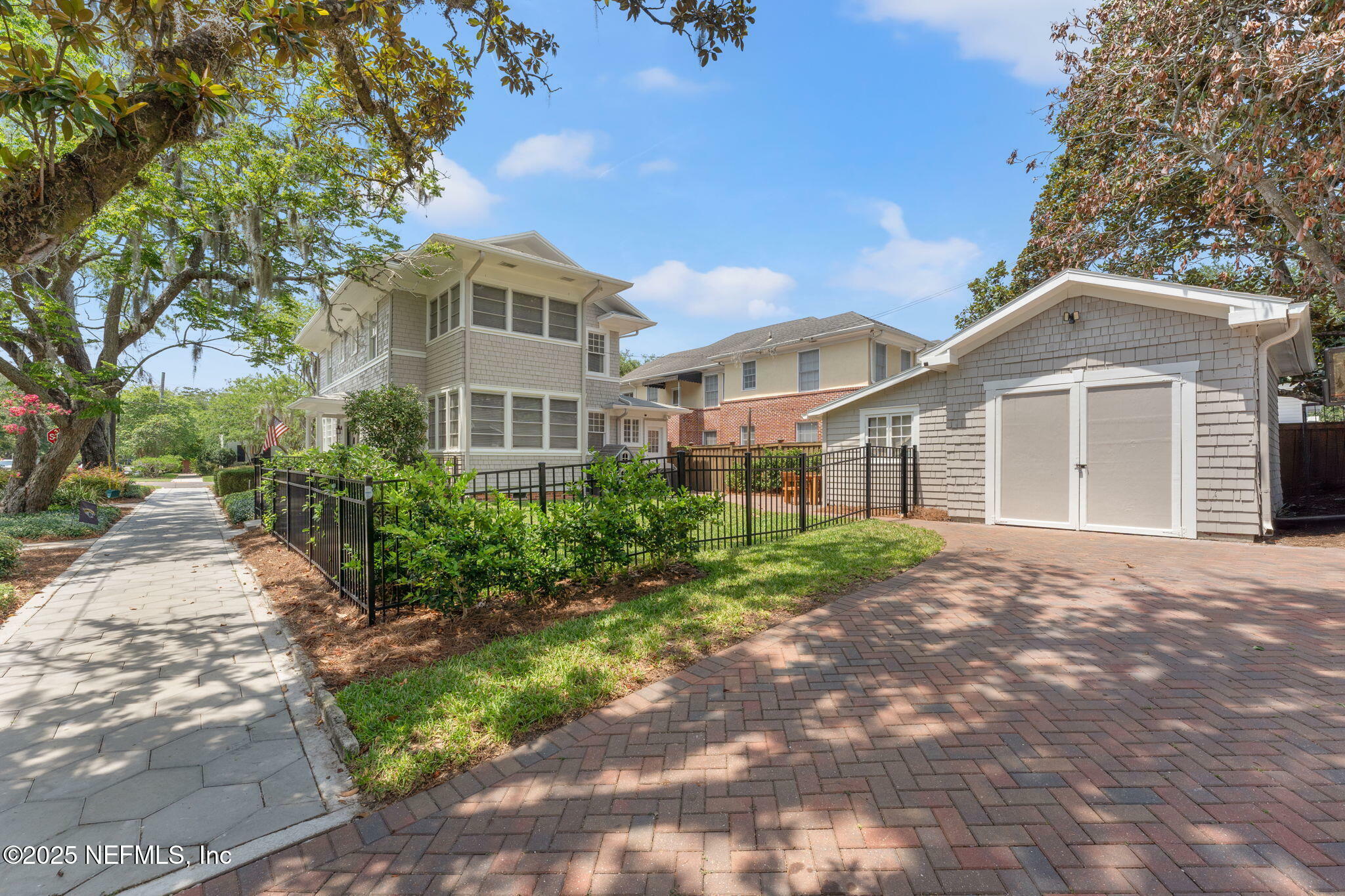 Property Photo: 1705 Seminole Road FL 32205