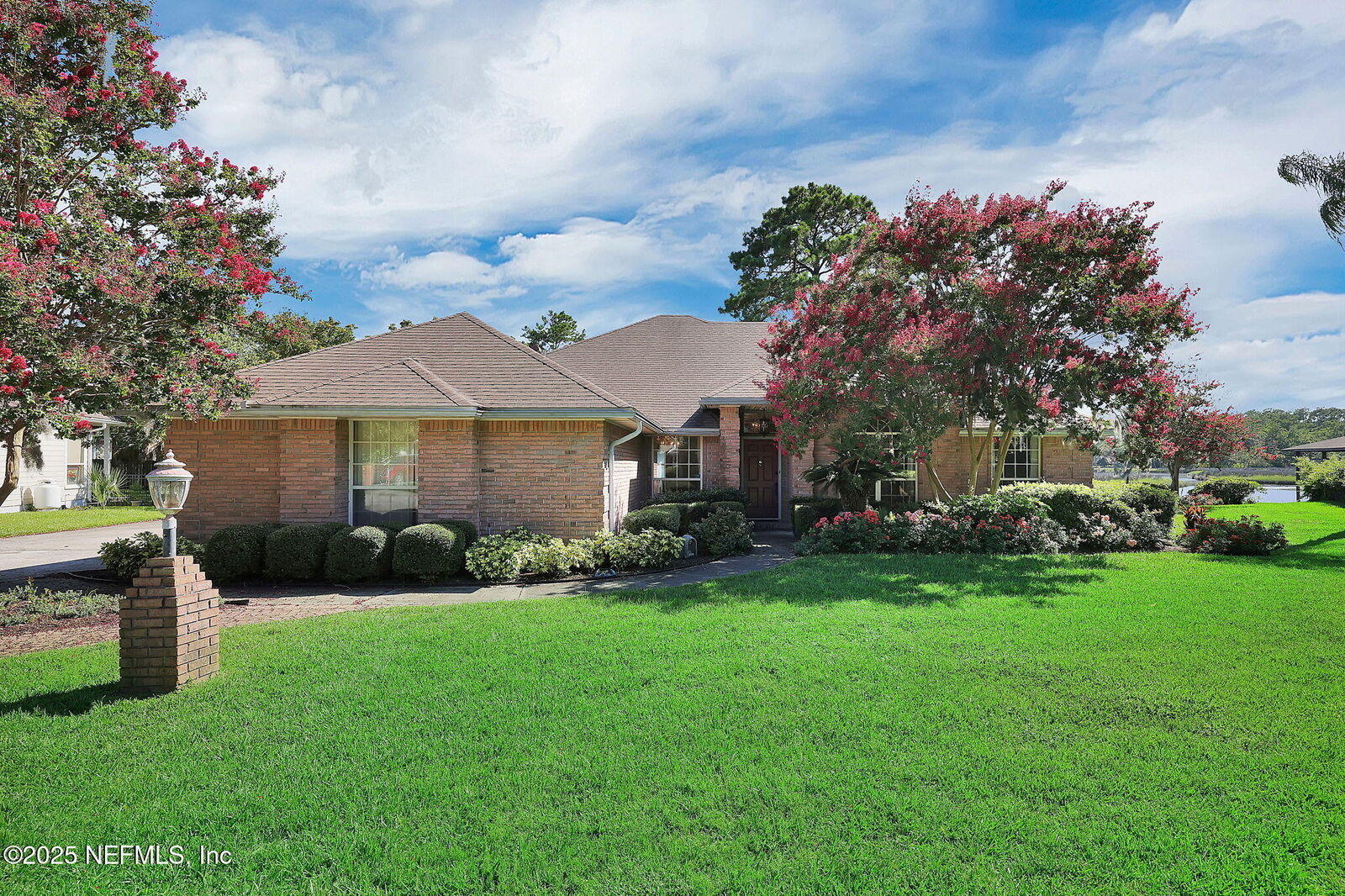 Property Photo: 13110 Ebbtide Court FL 32225