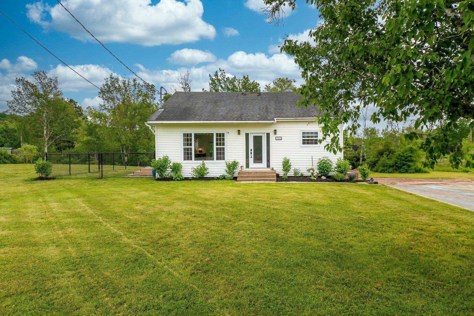 Property Photo:  4866 Highway 1  NS B0N 2T0 