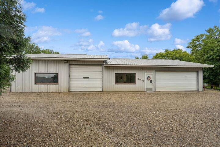 Property Photo:  9372 71st Street NE  MN 56288