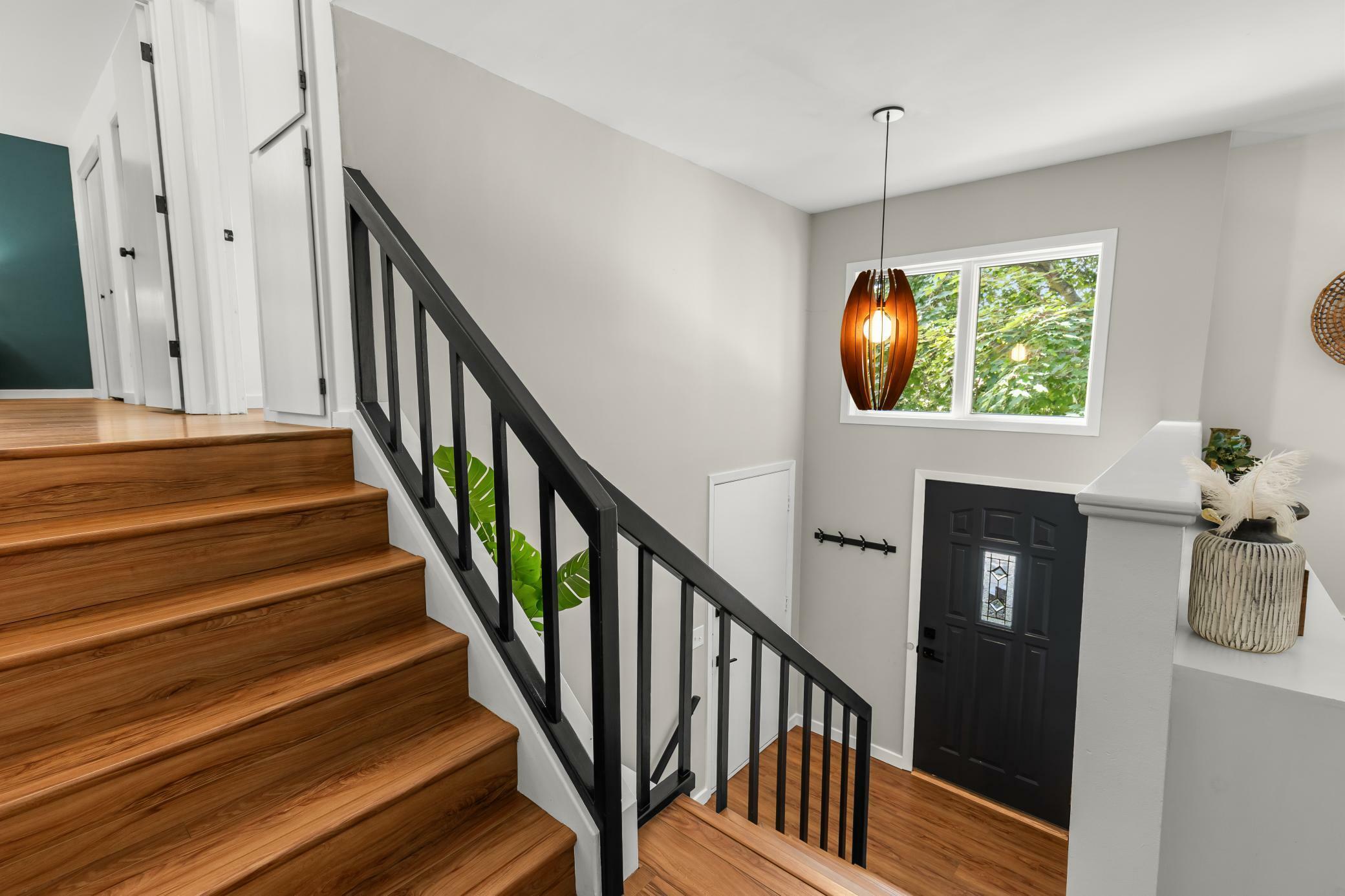 Property Photo: 1430 Parkview Drive MN 55318
