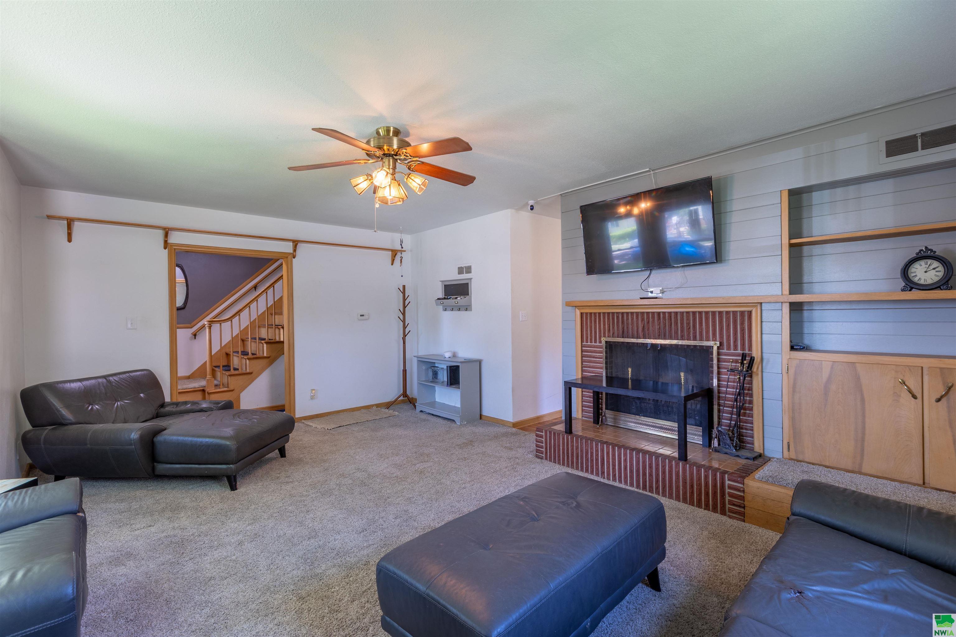 Property Photo: 2311 S Lemon IA 51106