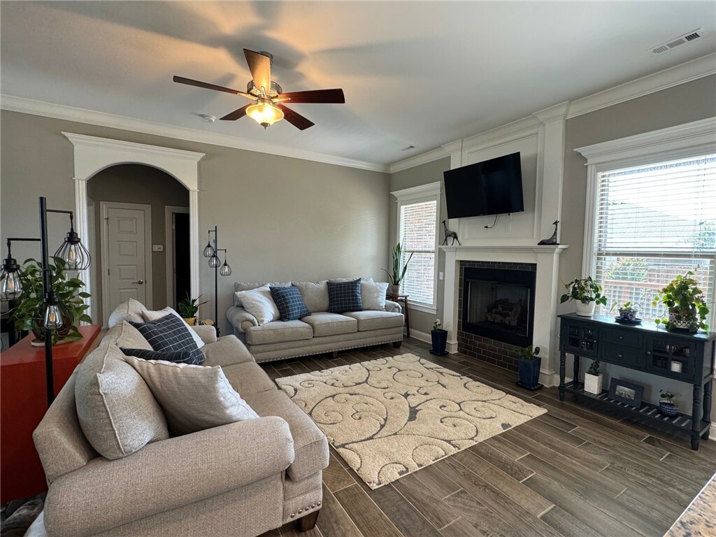 Property Photo: 1653 S Laurel Landing AR 72701