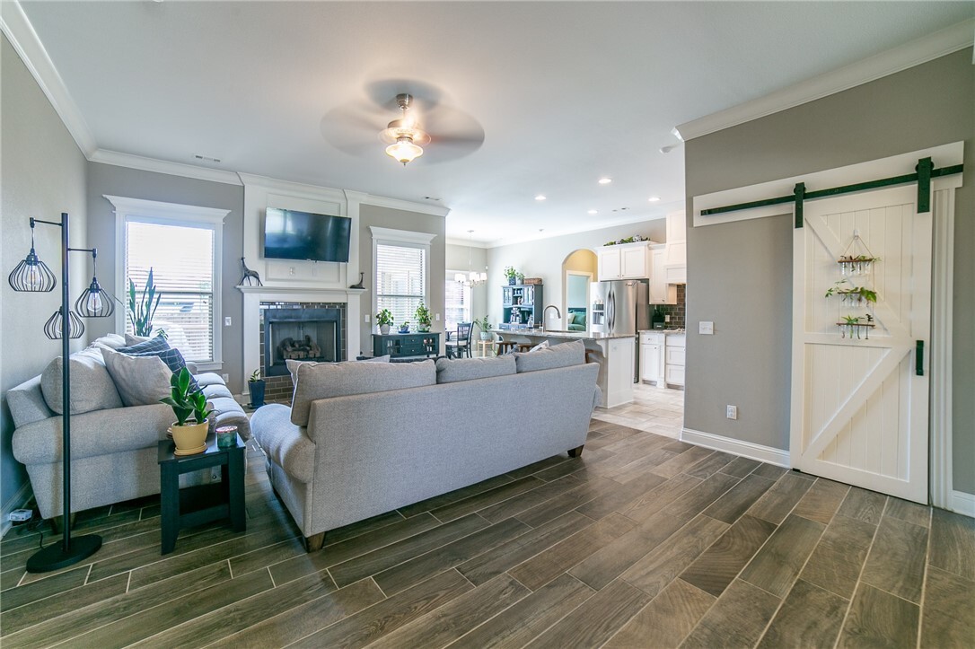 Property Photo: 1653 S Laurel Landing AR 72701