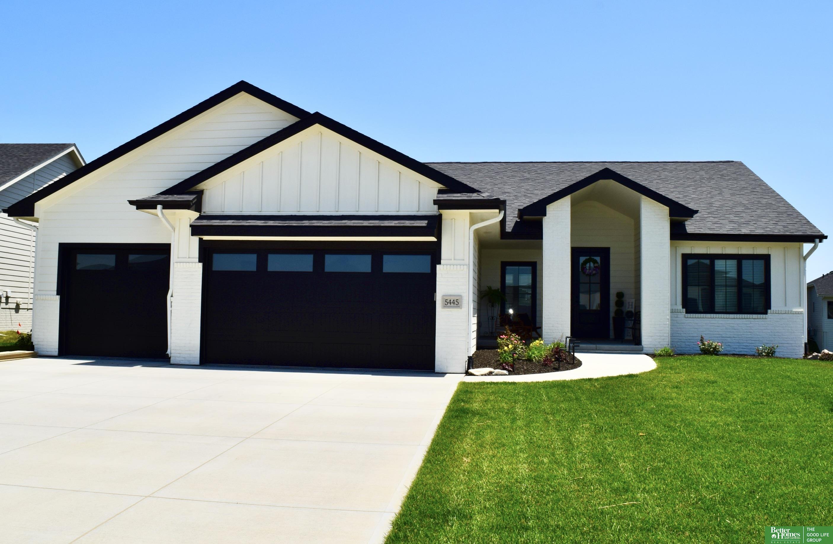 Property Photo: 5445 Kestrel Parkway NE 68022