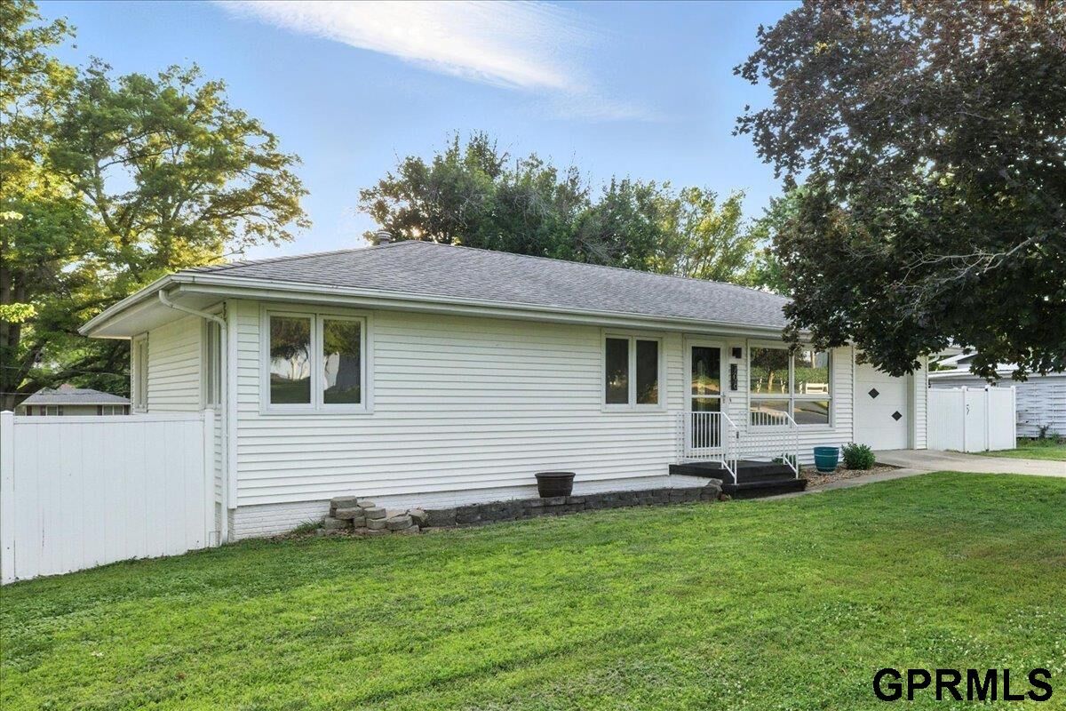 Property Photo:  706 Howland Street  IA 51533 