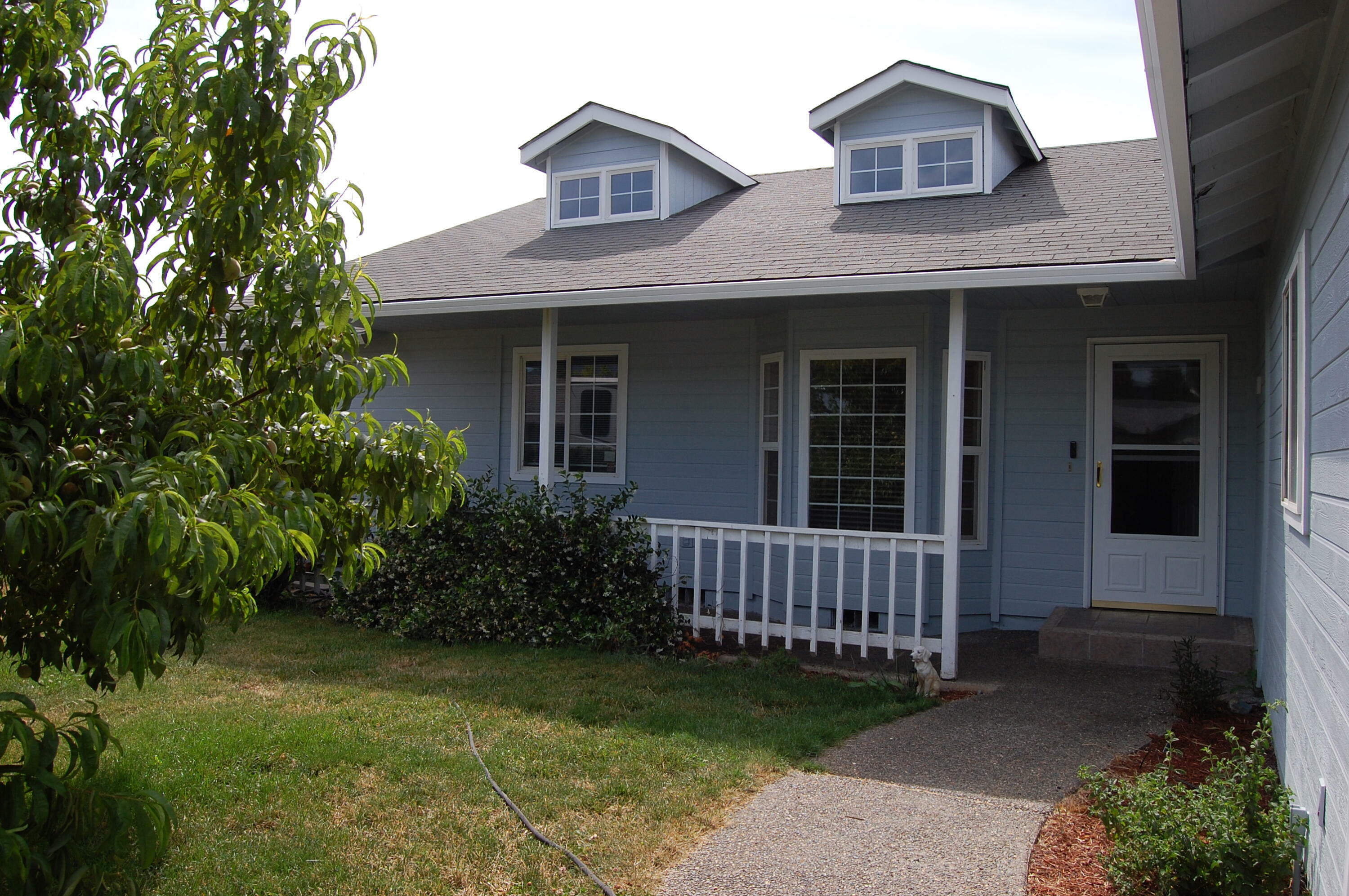 1453 SW Silver Maple Way  Grants Pass OR 97526 photo