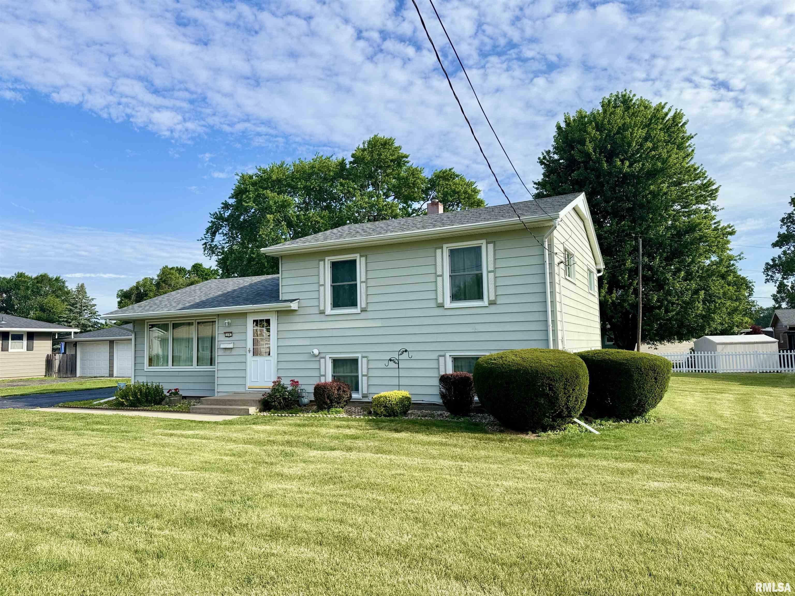 Property Photo: 1197 Bridge Avenue IL 61401