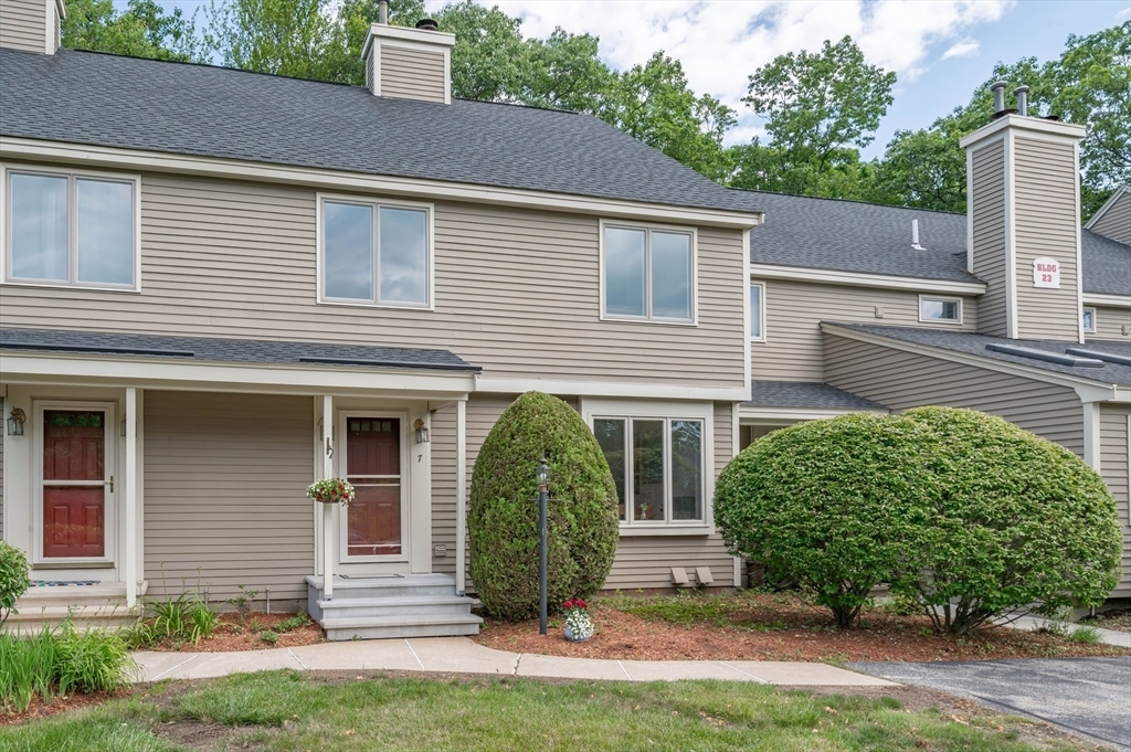 Property Photo:  23 Tulip Circle 7  MA 01830 