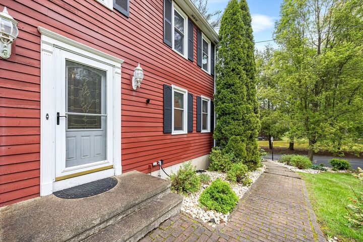 Property Photo:  89 Gray Street  MA 01845 