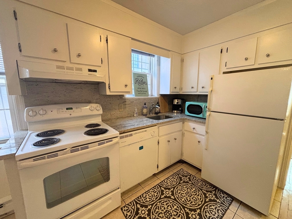 Property Photo: 94 Tyler Street 4F MA 02111