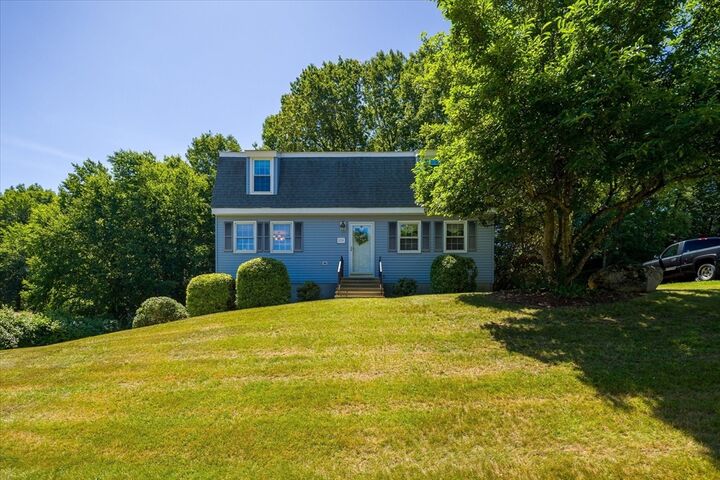Property Photo: 119 Winthrop Ln MA 01520