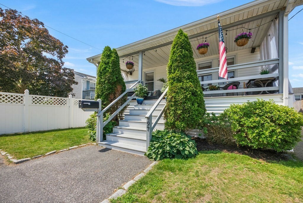 Property Photo: 97 Kingsley Rd MA 02045