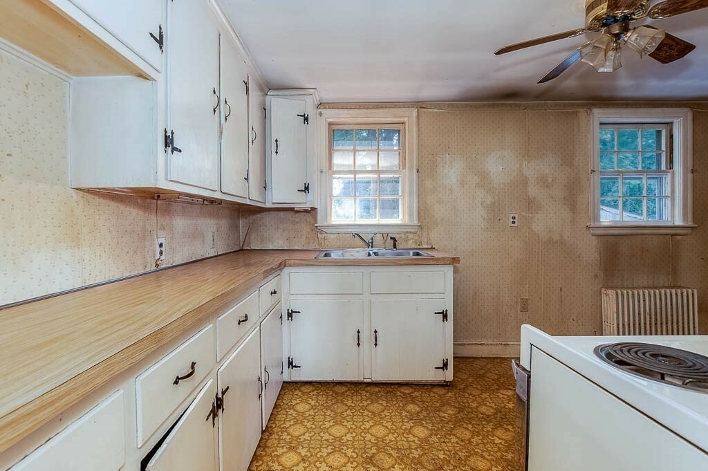 Property Photo: 22 Londonderry Rd MA 01701
