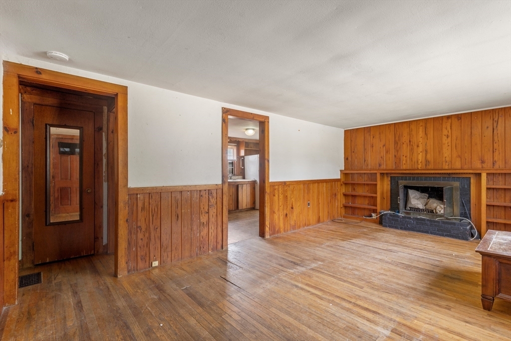 Property Photo:  6 Elliot Dr  MA 02670 