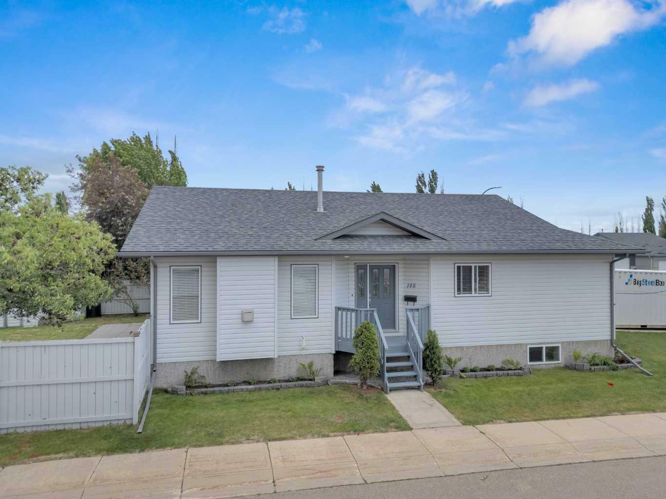 Photo de la propriété: 148 Ammeter Close AB T4R 2Y4