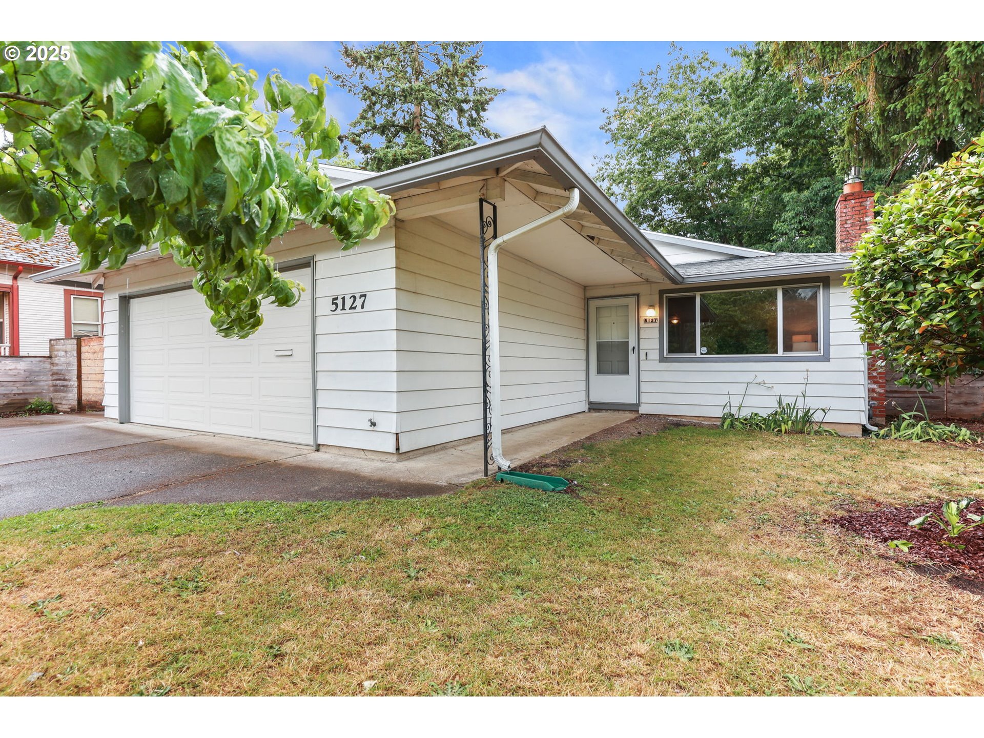 Property Photo: 5127 SE 67th Ave OR 97206