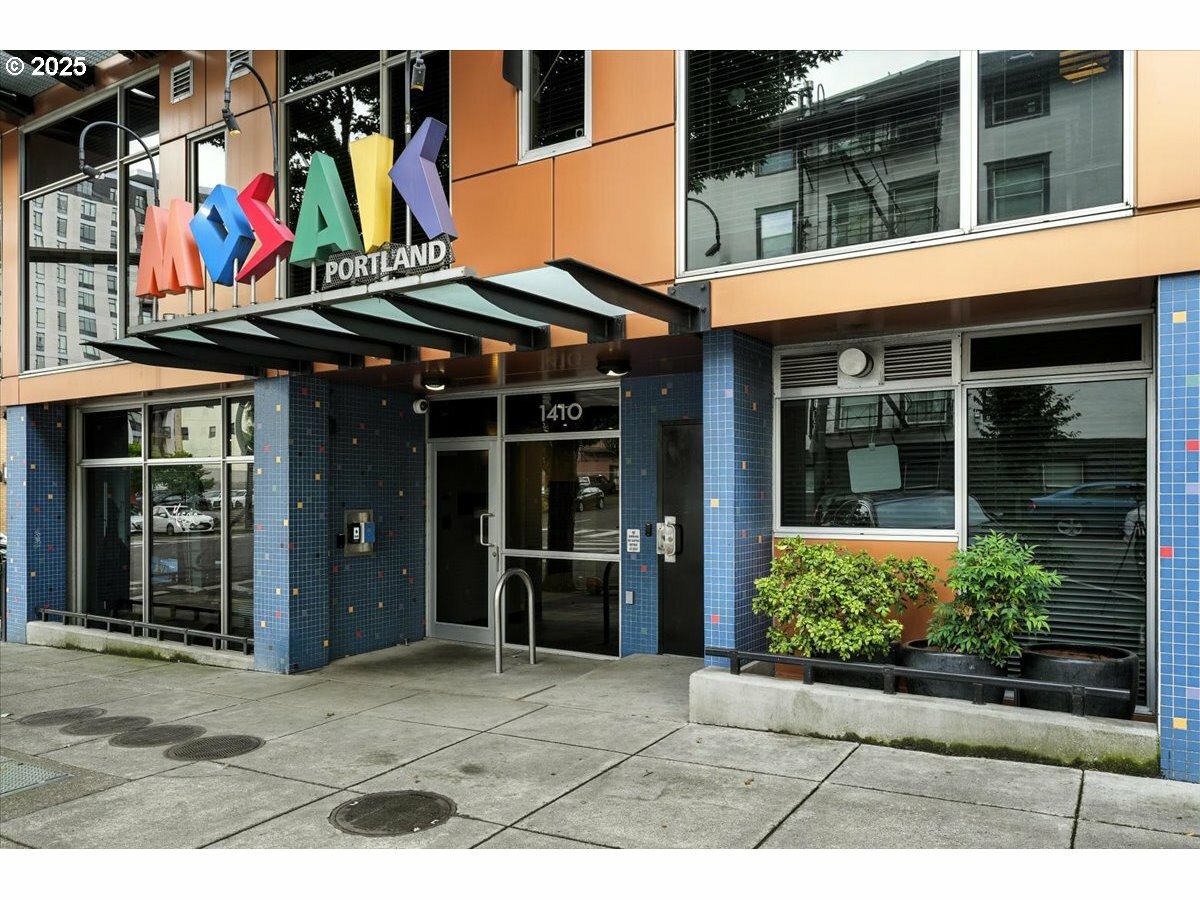 Property Photo: 1410 SW 11th Ave 603 OR 97201