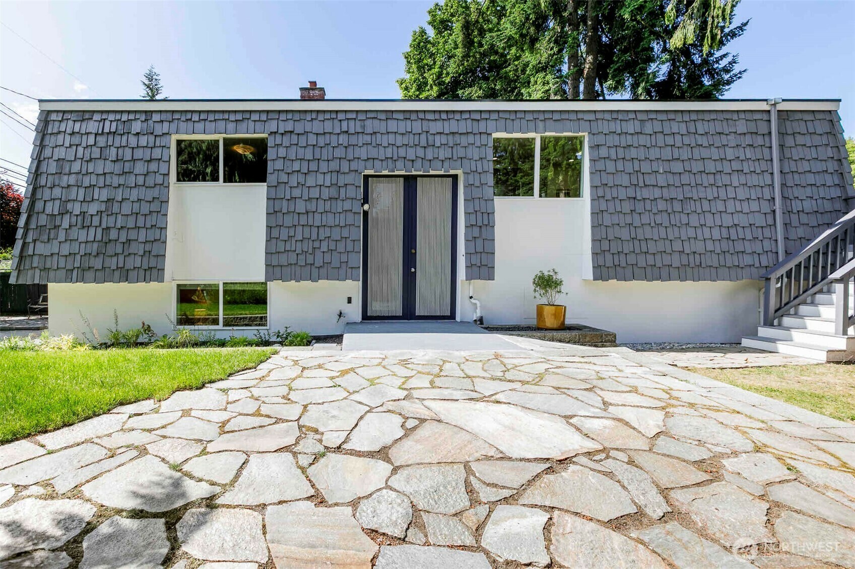 Property Photo: 13723 1st Avenue NW WA 98177
