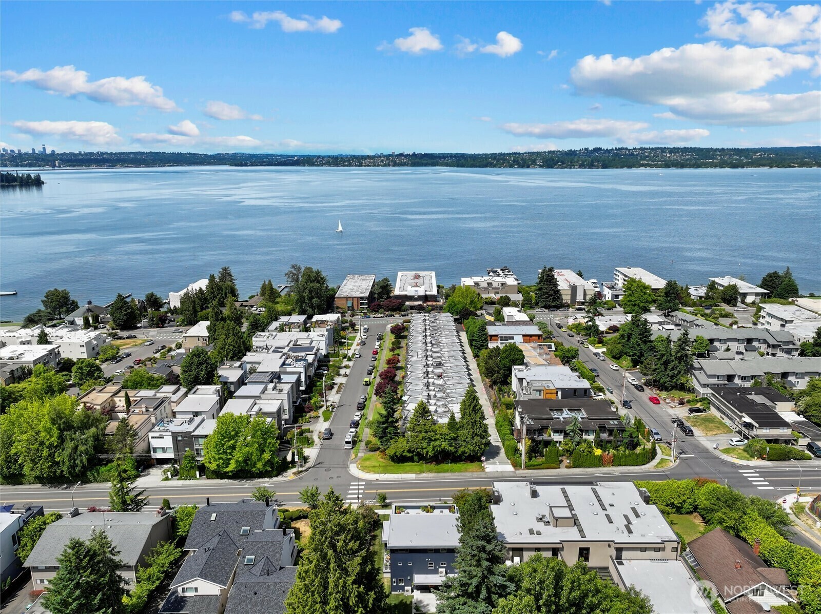 Property Photo: 6304 Lakeview Drive WA 98033