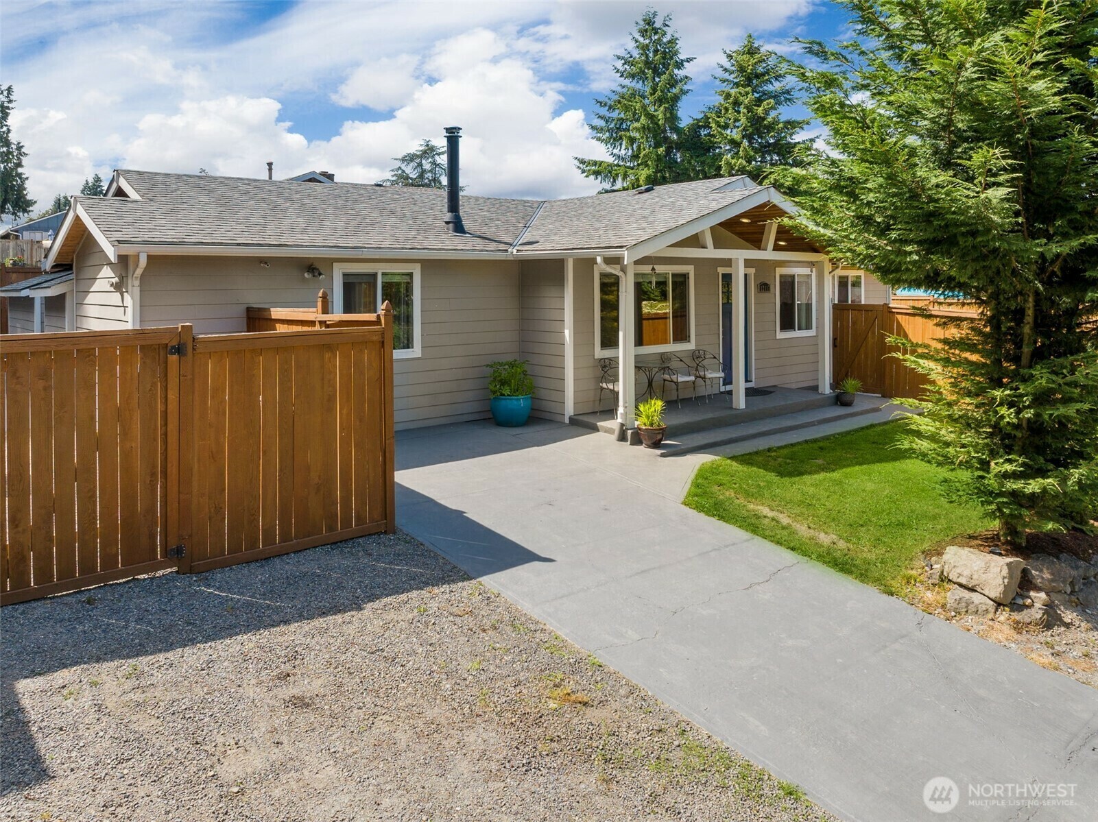 Property Photo: 12117 179th Avenue SE WA 98059