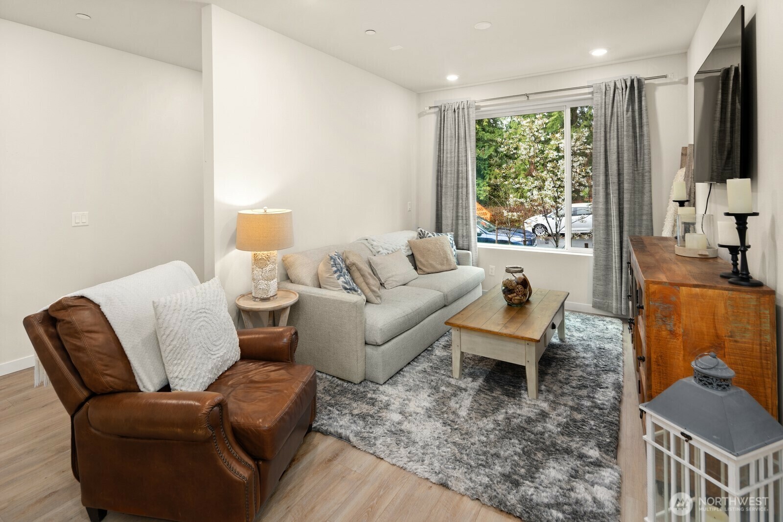 Property Photo:  2132 N  147th Street D  WA 98155 