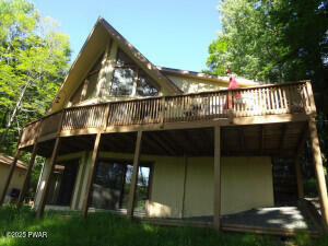 Property Photo: 104 Briarwood Drive PA 18426