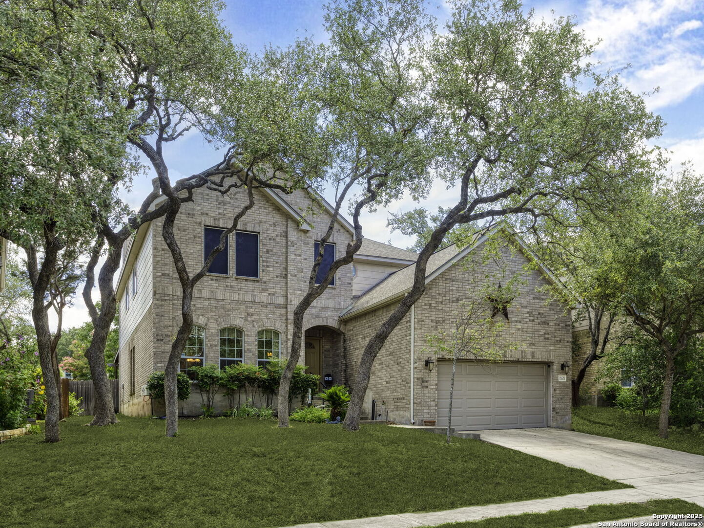 Property Photo: 15622 Portales Pass TX 78023