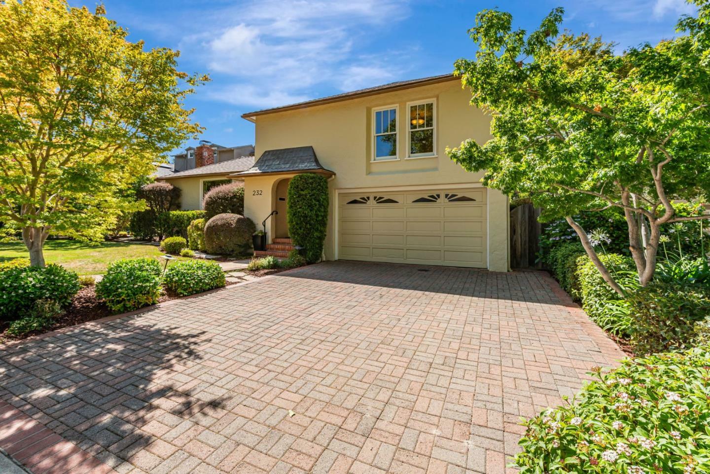 Property Photo: 232 Castilian Way CA 94402