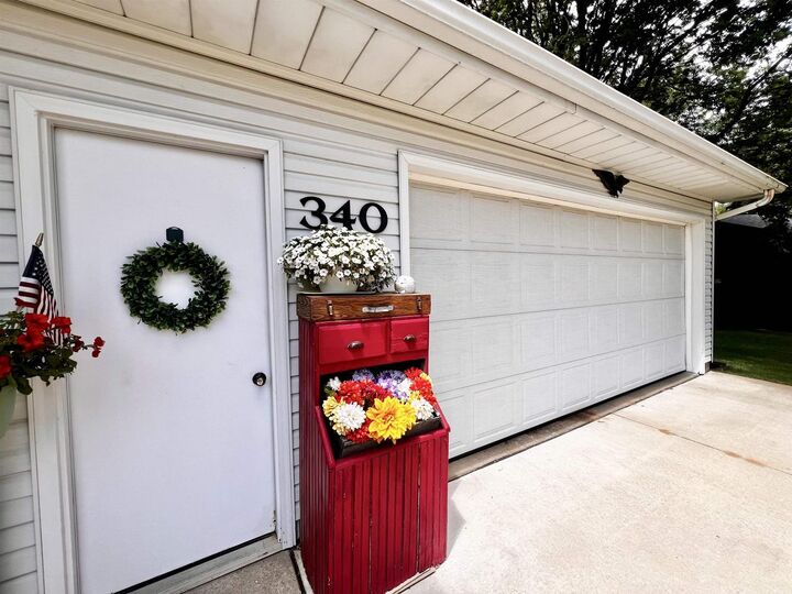 Property Photo:  340 Hampton Circle  WI 54457 
