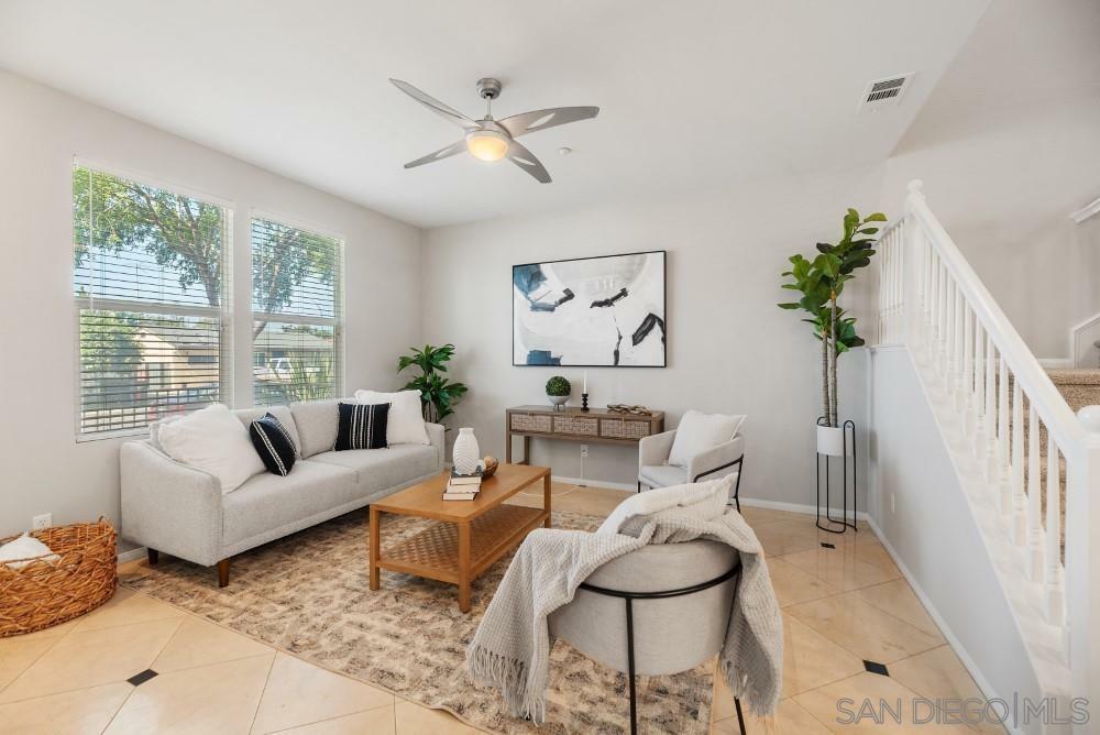 Property Photo: 211 Calle Del Sol CA 92083