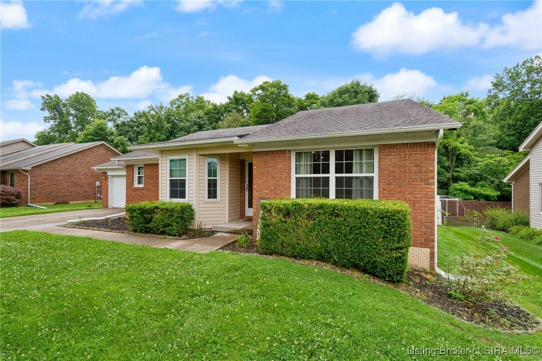 Property Photo: 4621 Shady View Drive IN 47119