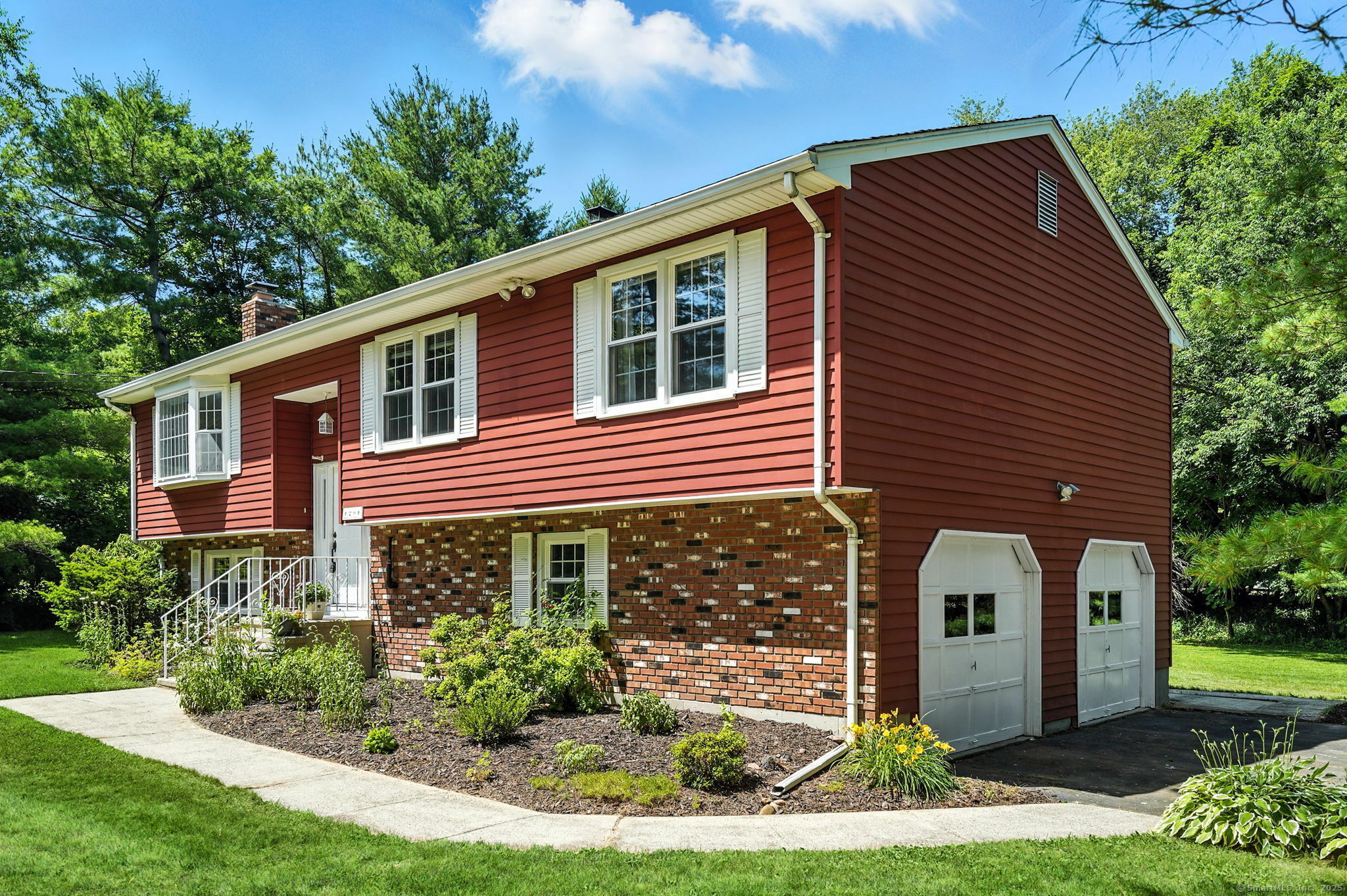 Property Photo:  29 Sunnyside Drive  CT 06472 