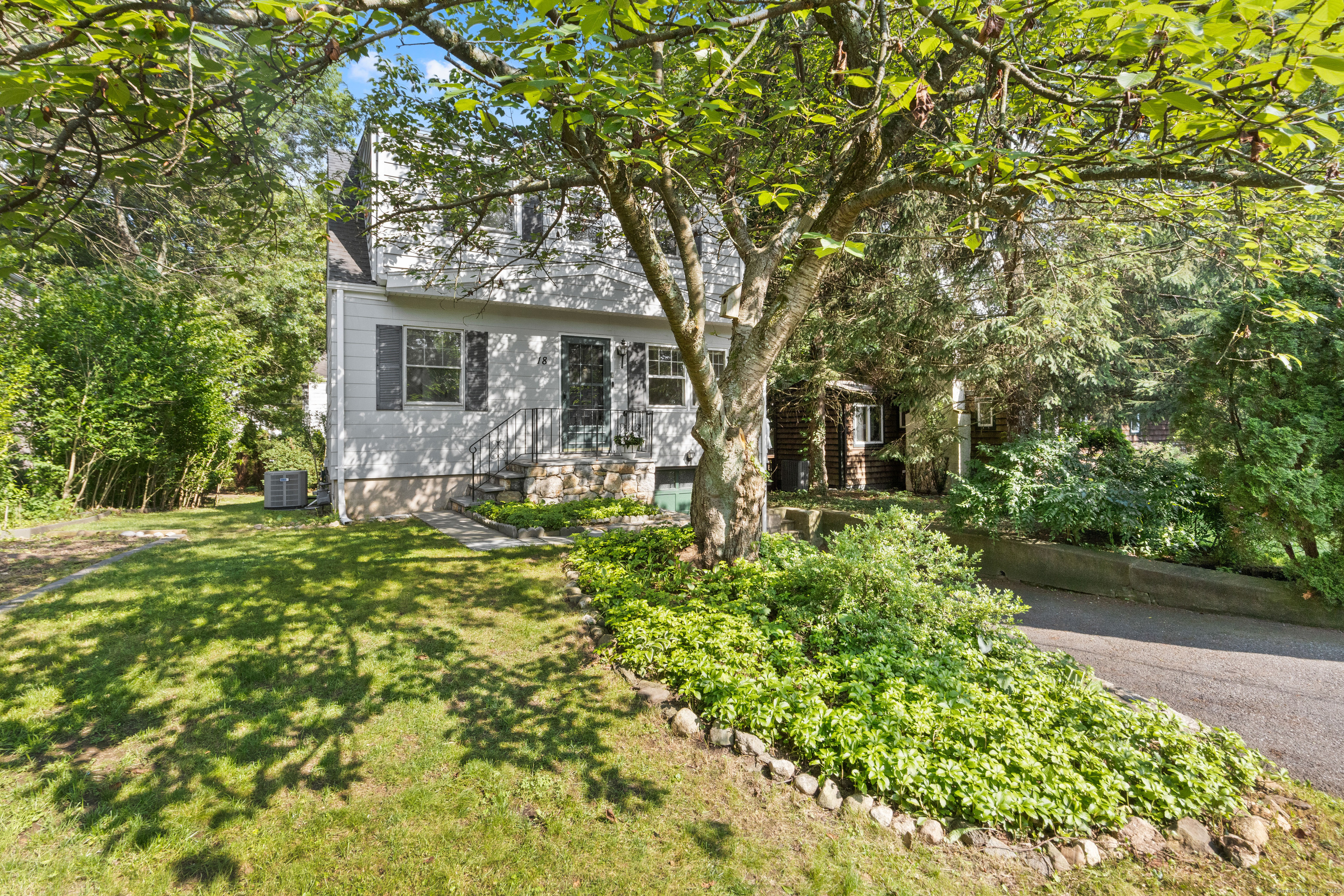 Property Photo:  18 Maple Drive  CT 06870 