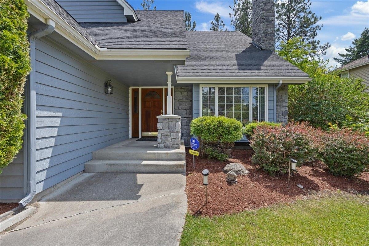 Property Photo: 15116 N Edencrest Dr WA 99208