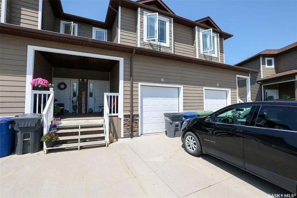Property Photo: 16 McKenzie Lane SK S4L 0B2