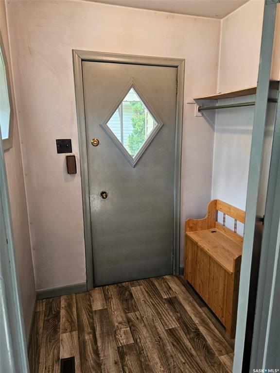 Property Photo:  663 4th Avenue NW  SK S9H 3W4 