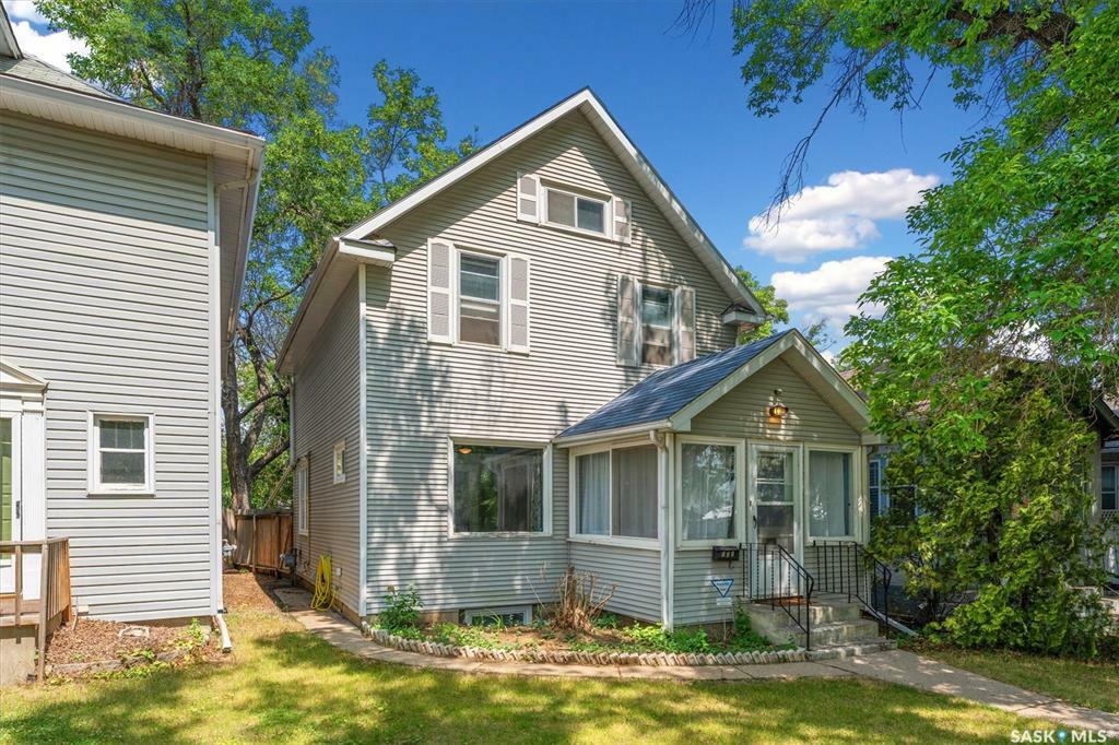 Property Photo: 108 31st Street W SK S7L 0P5