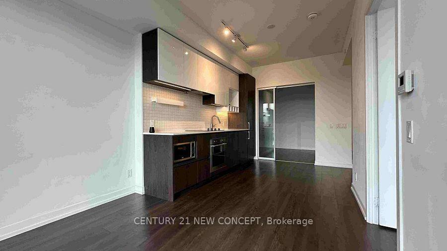 Property Photo: 950 Portage Parkway 915 ON L4K 0J7