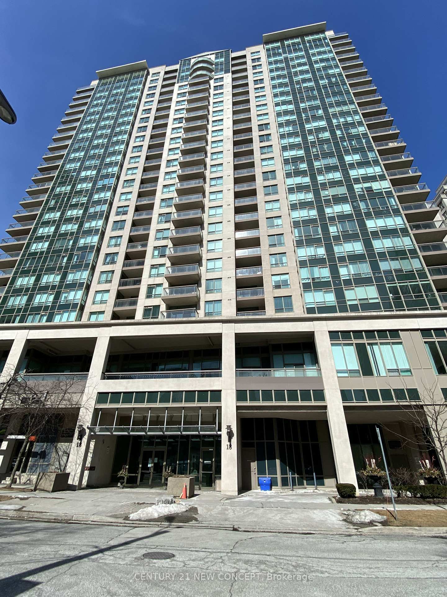 Property Photo: 18 Parkview Avenue 2006 ON M2N 7N7