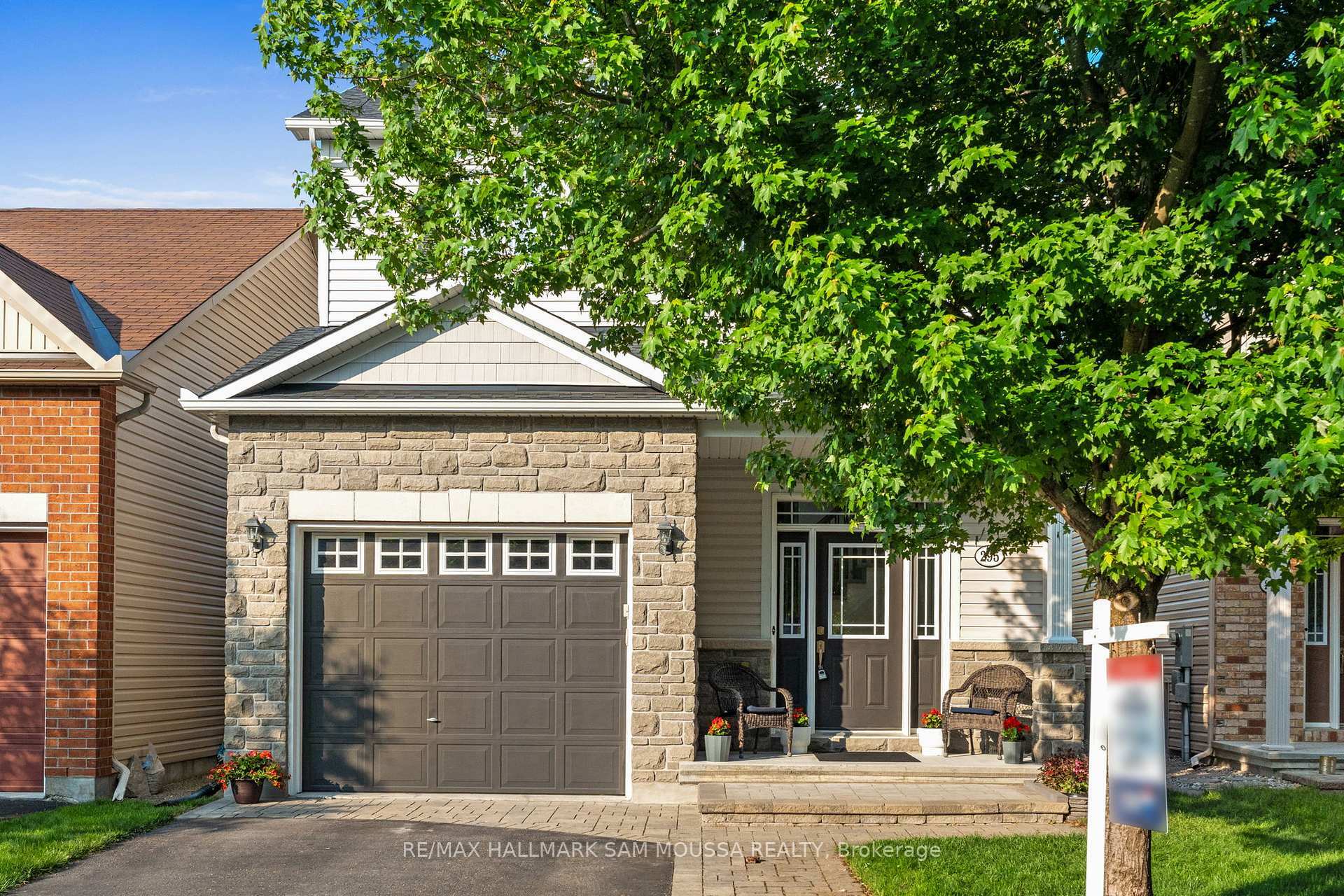 Property Photo: 295 Harthill Way ON K2J 0P3