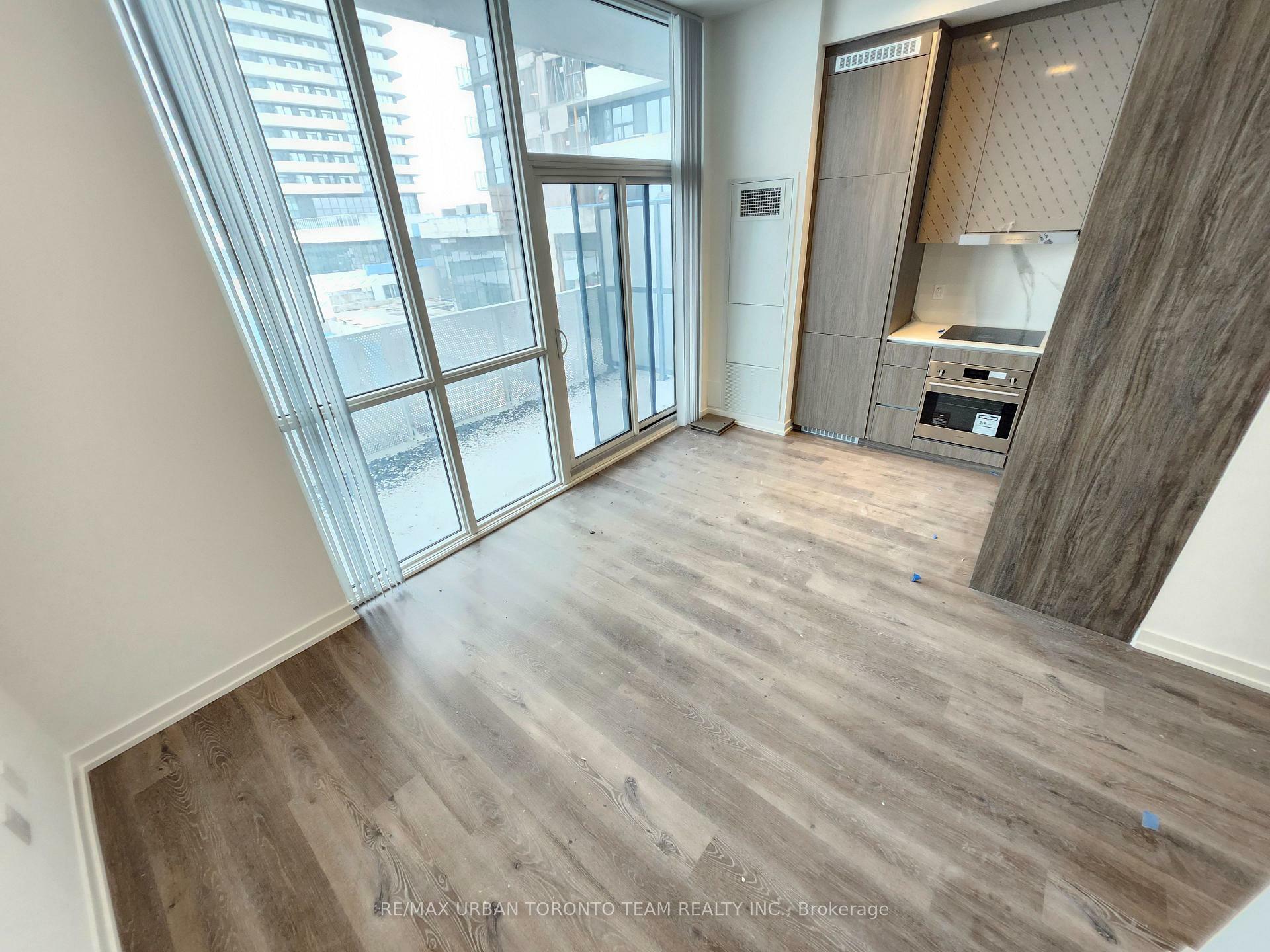 Property Photo: 28 Interchange Way 605 ON L4K 0P8