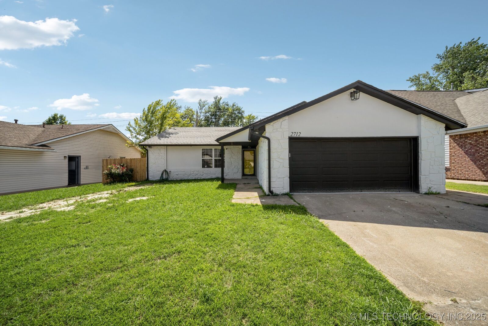 Property Photo:  2712 S Fir Avenue  OK 74012 