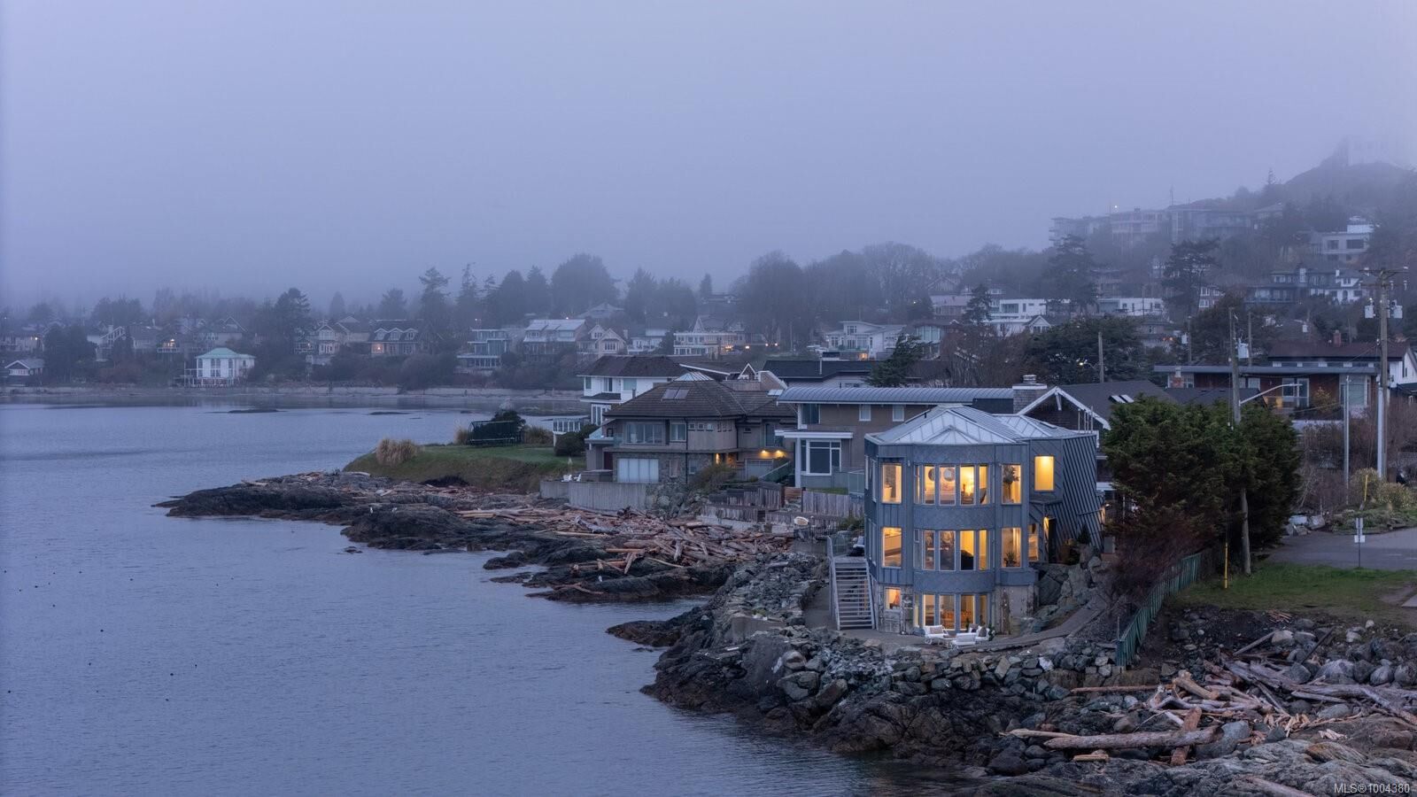 Property Photo:  2179 Crescent Rd  BC V8S 2H4 
