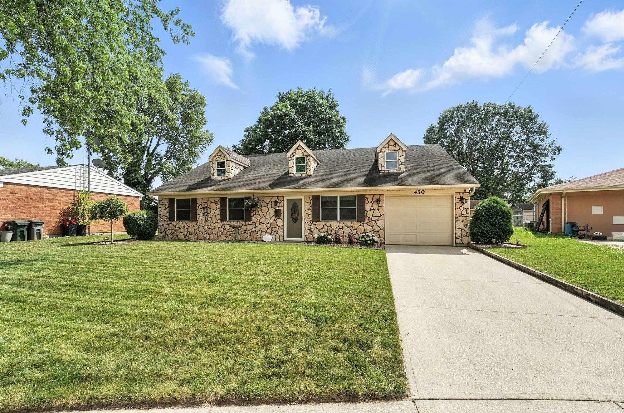 Property Photo: 450 Overfield Place OH 45373