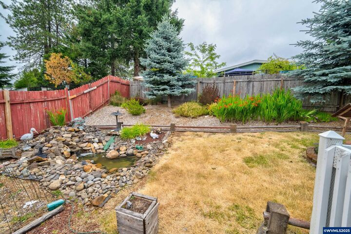 Property Photo:  2000 Robins (#8) Ln SE 8  OR 97306 