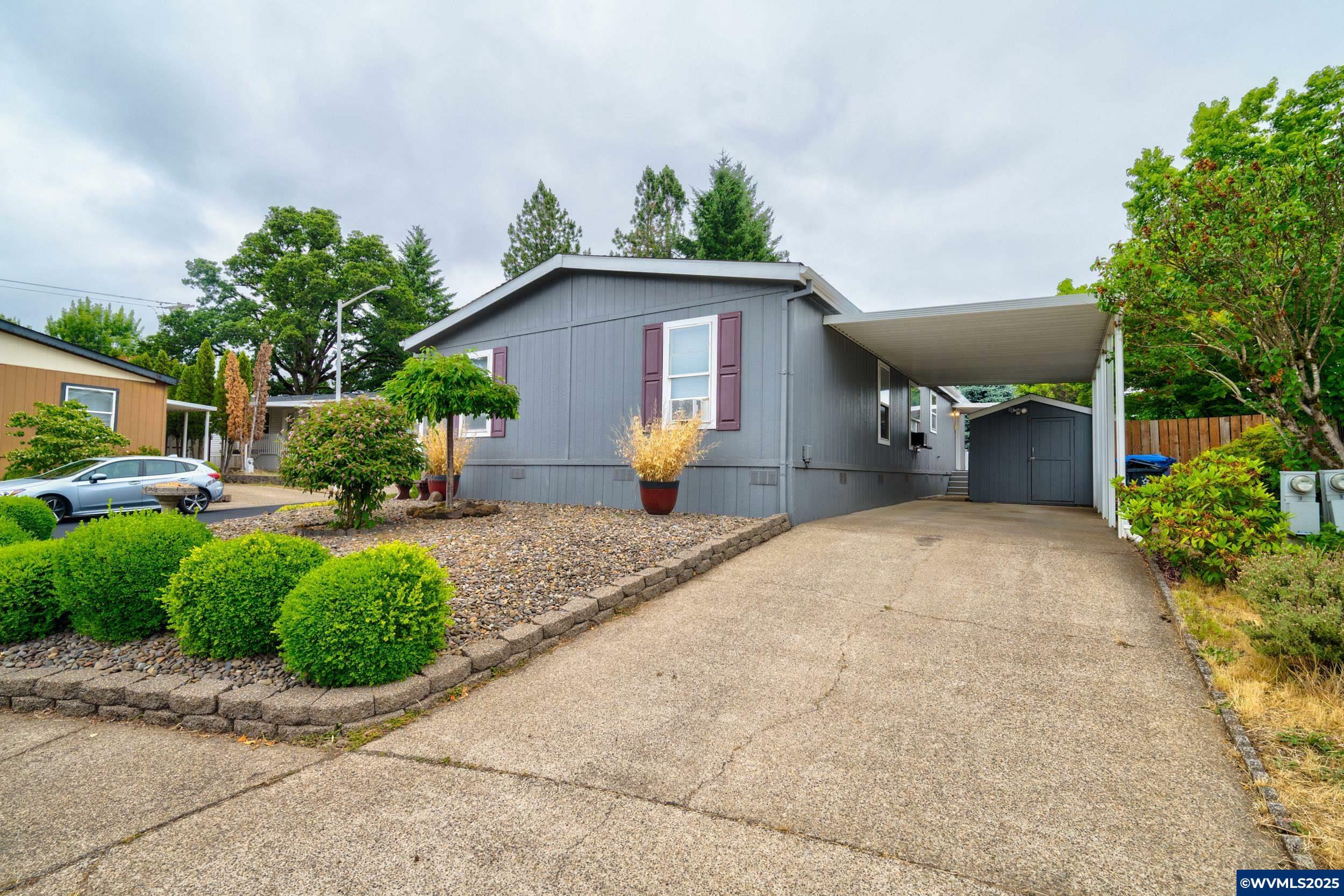Property Photo: 2000 Robins (#8) Ln SE 8 OR 97306
