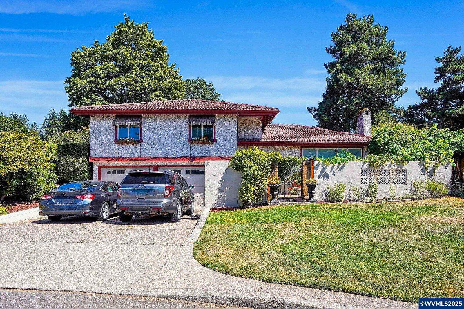 Property Photo:  858 New Terrace Ct NE  OR 97303 