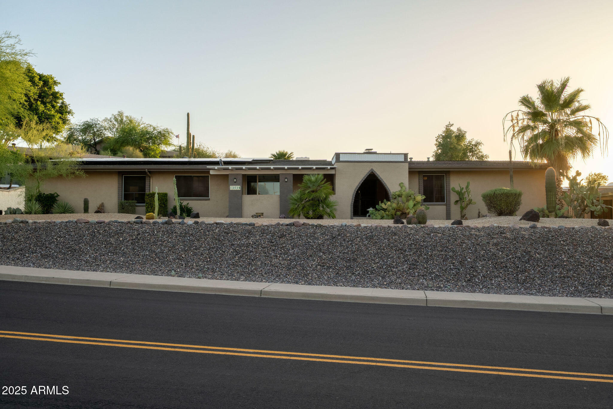 Property Photo: 13034 N 8th Avenue AZ 85029